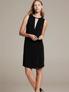 Banana Republic Monogram Black Dress - Women's size 8